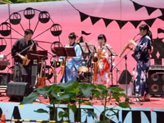 KODAIRA祭の野外ステージ